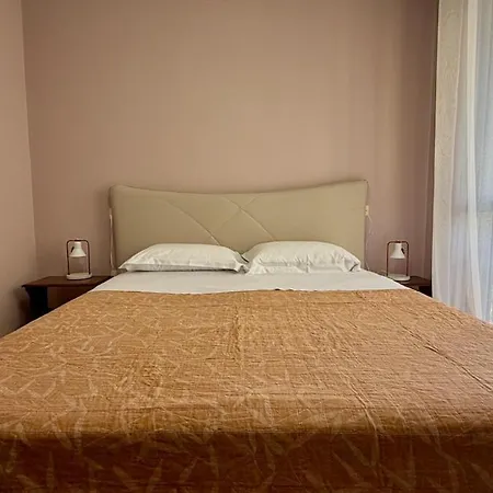 Apartment 33bs New Bazaar *